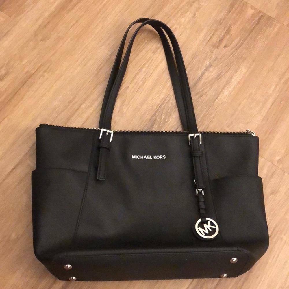 Michael Kors Charlotte Large Saffiano Leather Top-Zip Tote Bag